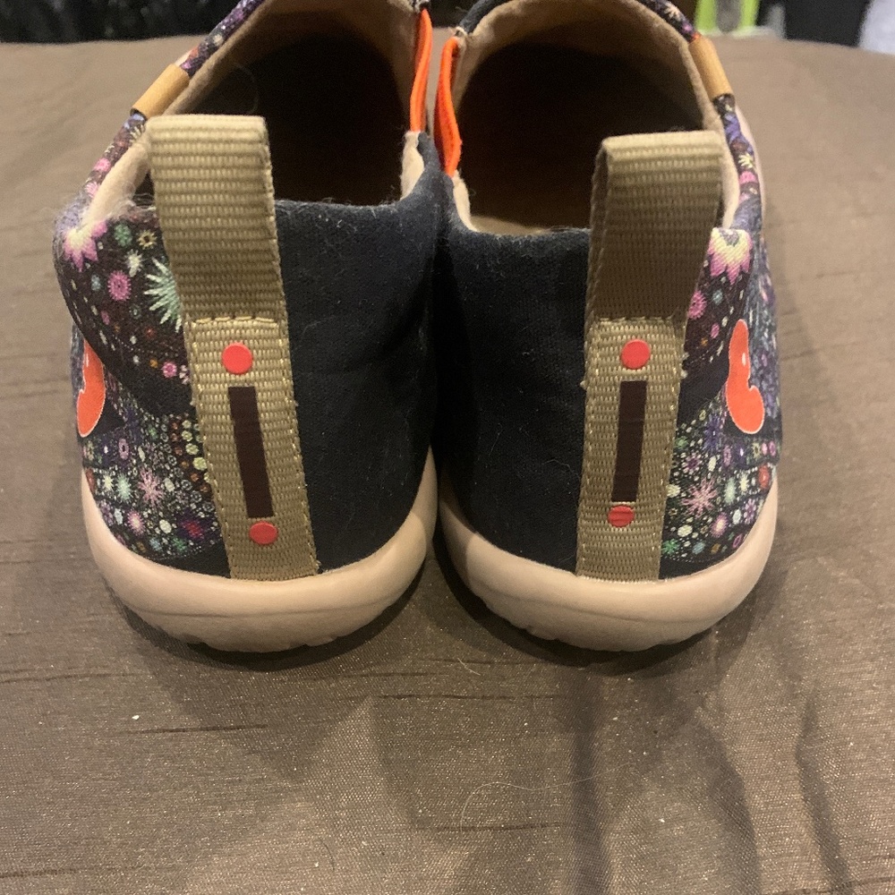 Uno Toledo l slip ons  “pray for goodness” - Picture 7 of 8